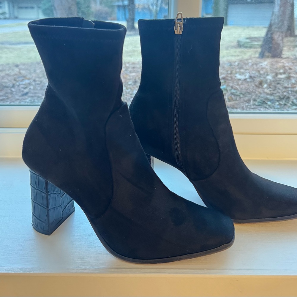 Dolce Vita Peyta Bootie - Picture 3 of 10